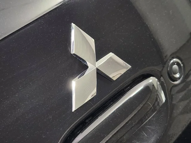 Used 2024 Black Mitsubishi SE image 8