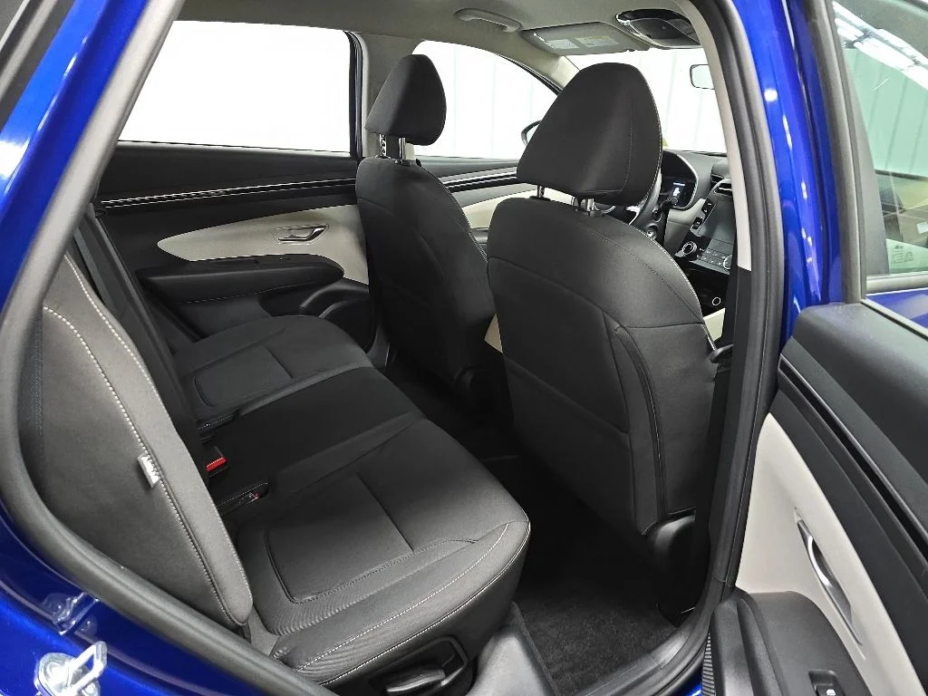 Used 2024 Intense Blue Hyundai SE image 17
