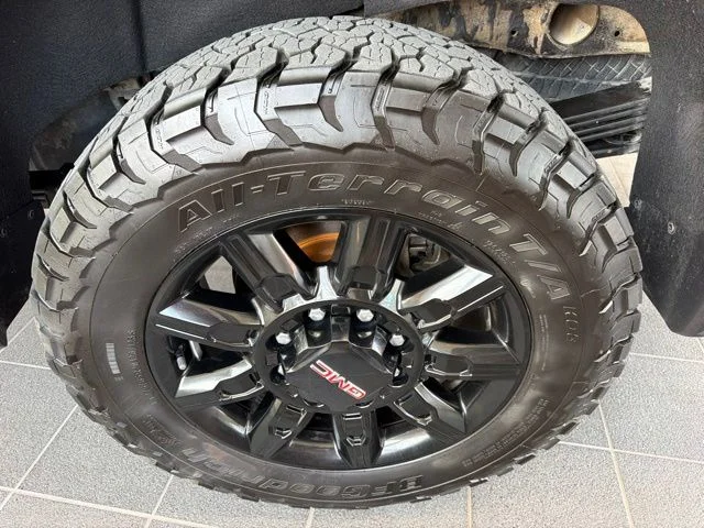 Used 2024 Gray GMC AT4 image 5