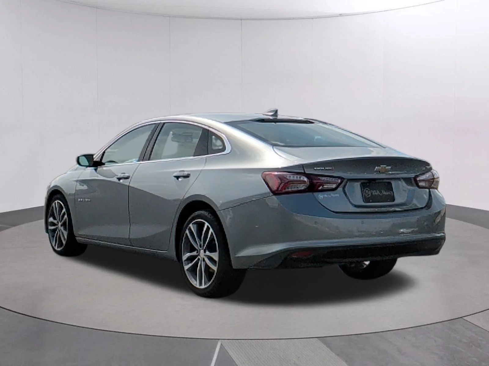 Used 2024 Sterling Gray Metallic Chevrolet LT image 3