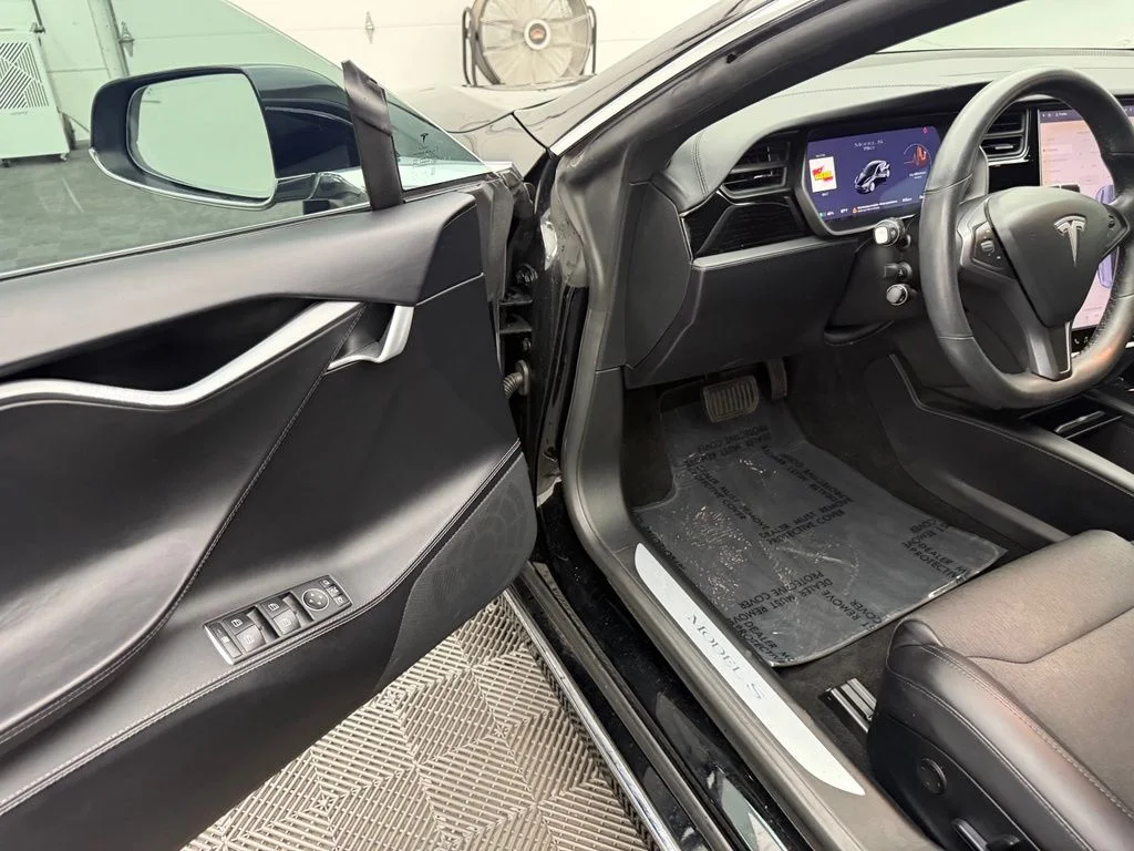 Used 2018 Black Tesla 75D image 18