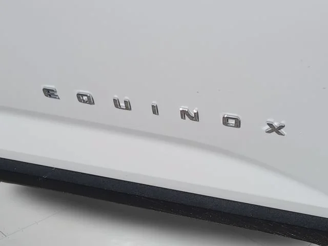 New 2027 Summit White Chevrolet LT image 34