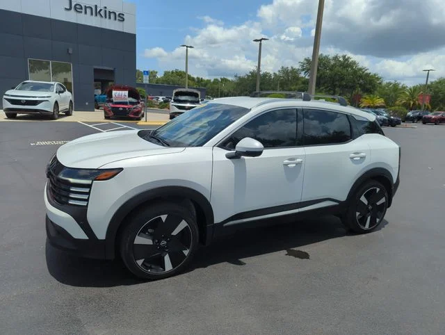 Used 2025 White Nissan SR image 13