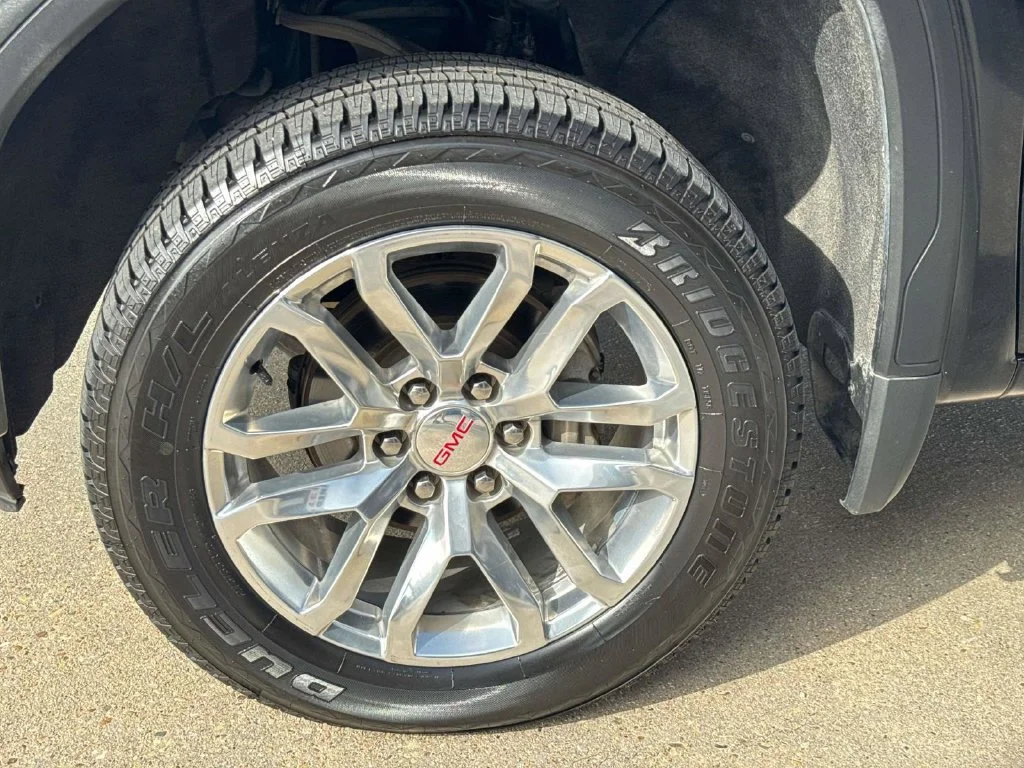 Used 2019 Black GMC SLT image 11