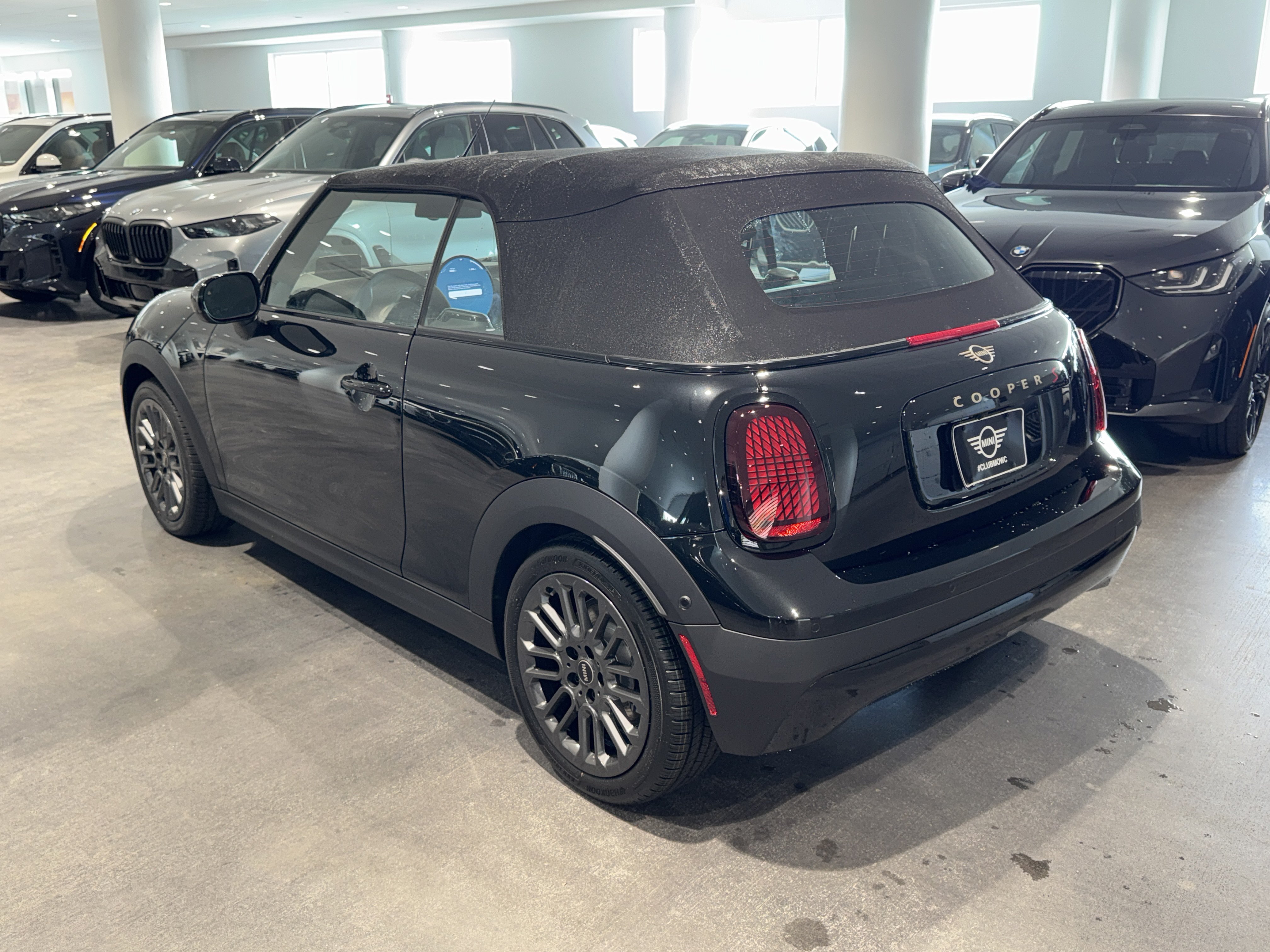 New 2026 Midnight Black MINI Signature Plus image 5