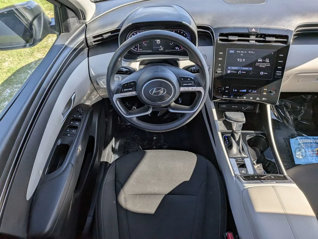 Used 2024 Black Hyundai SEL image 15