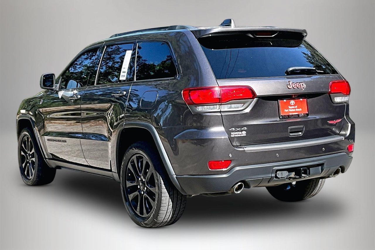 Used 2019 Gray Jeep Trailhawk image 4