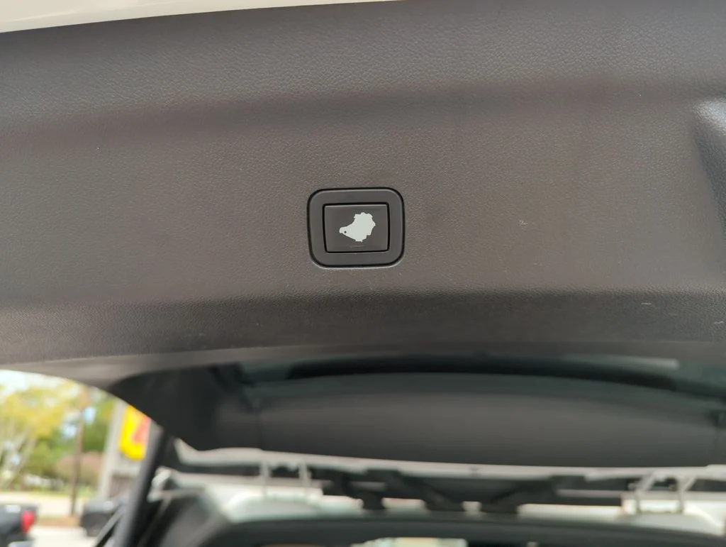 Used 2021 White Chevrolet Premier image 32