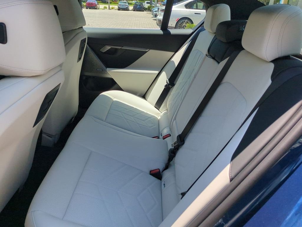 New 2027 Phytonic Blue Metallic BMW 530i image 14