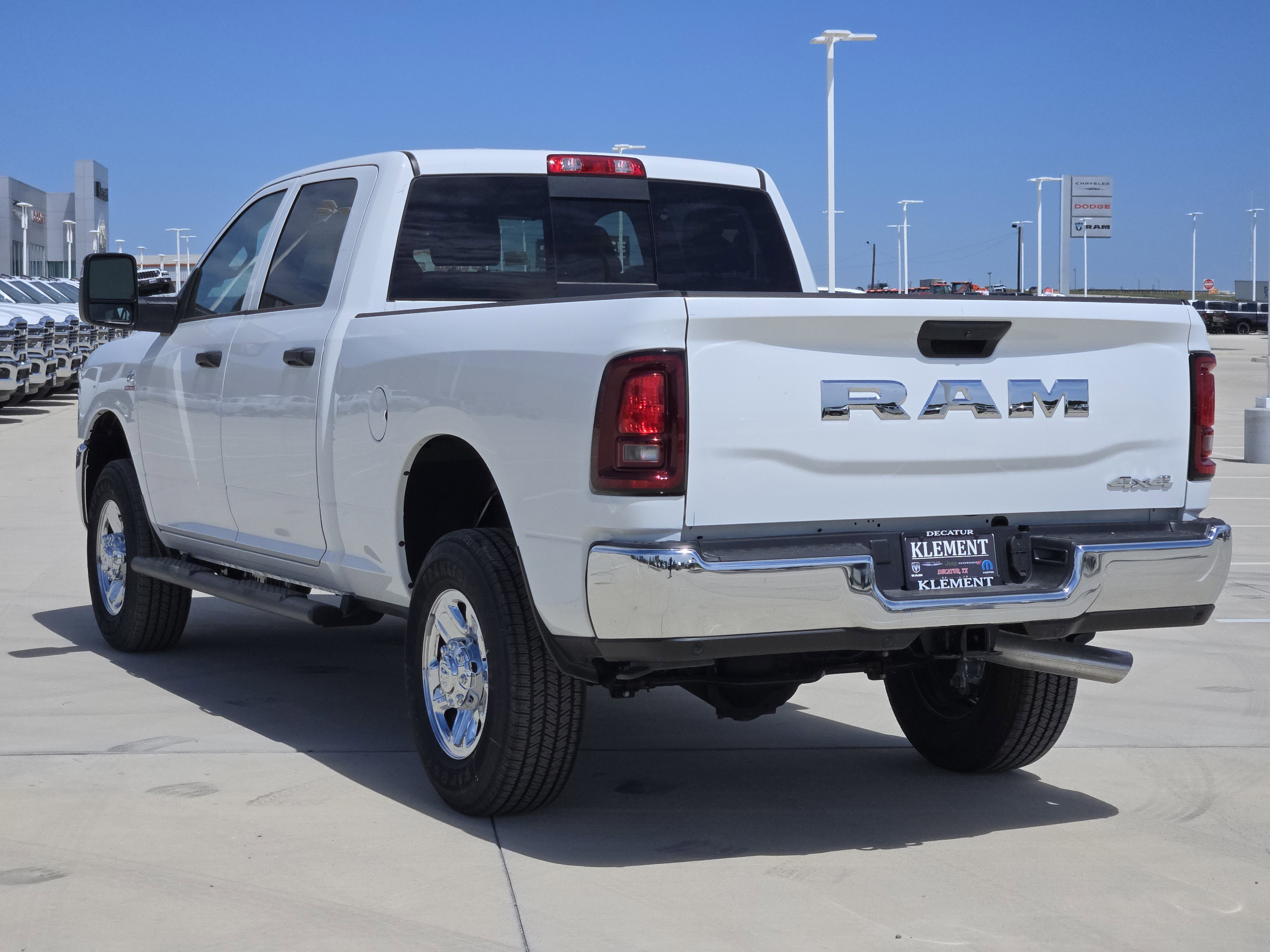 New 2026 Bright White Clear-Coat Exterior Paint RAM Tradesman image 4