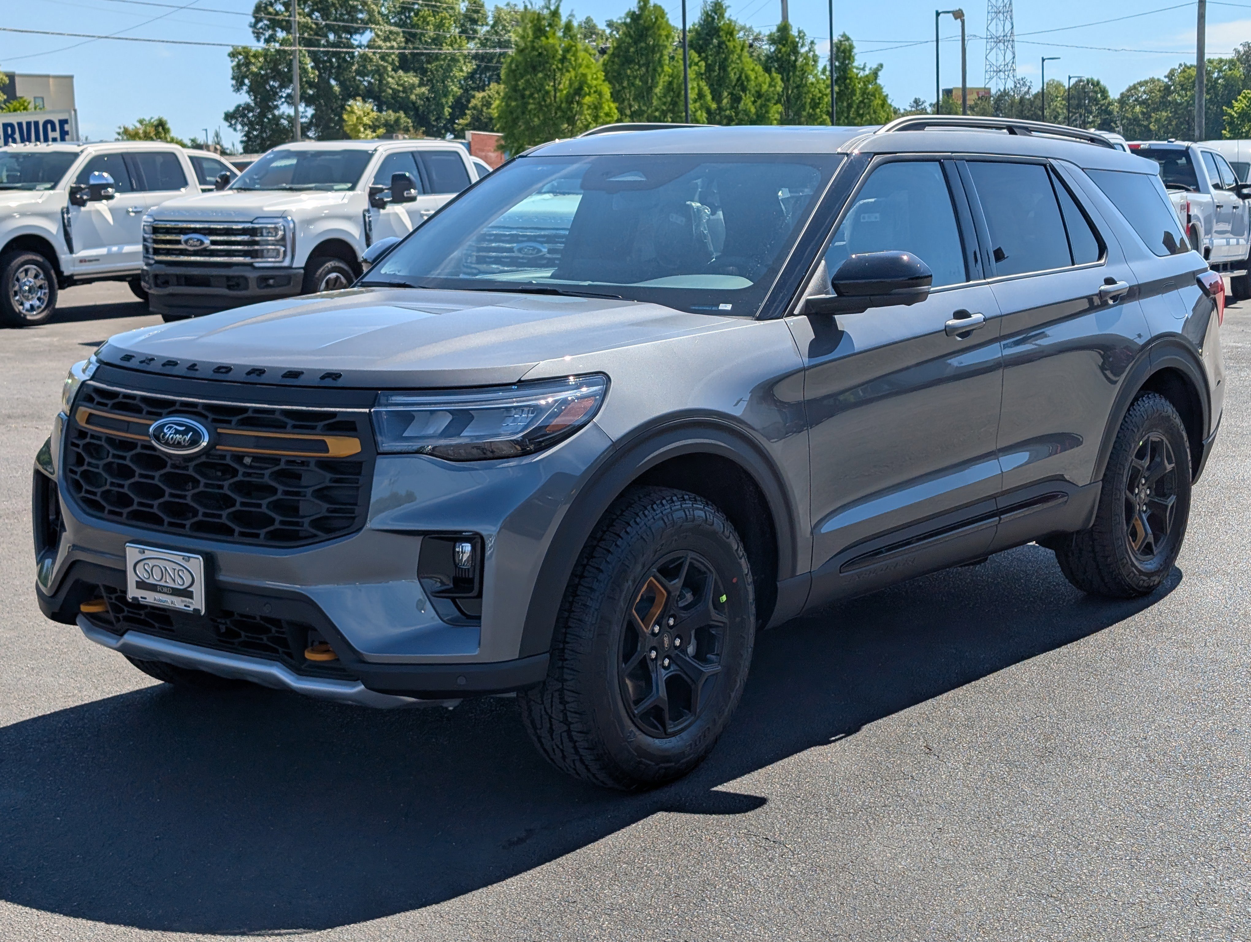 New 2026 Carbonized Gray Metallic FORD Tremor image 2