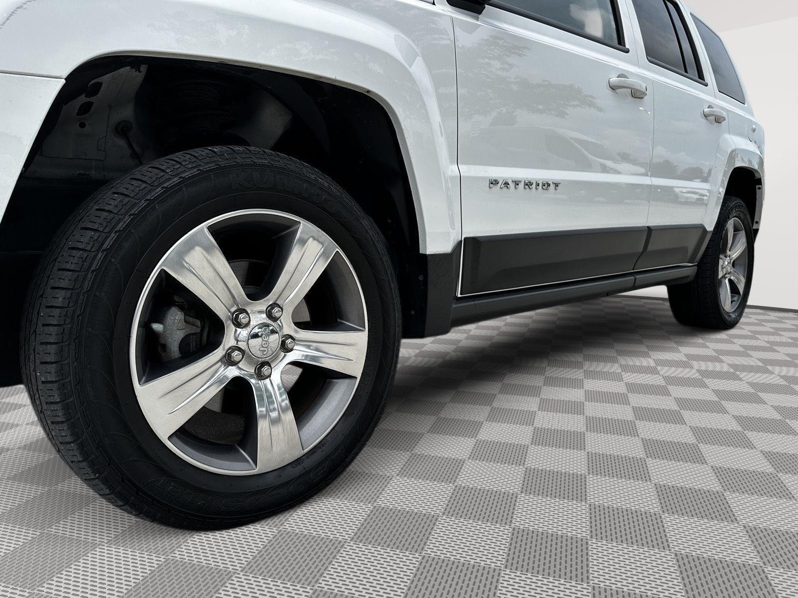 Used 2016 Bright White Clearcoat Jeep High Altitude Edition image 5