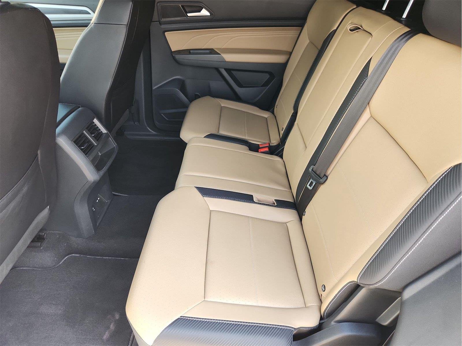 2021 Volkswagen Atlas Cross Sport 3.6L V6 SE w/Technology R-Line White at AutoNation USA Katy