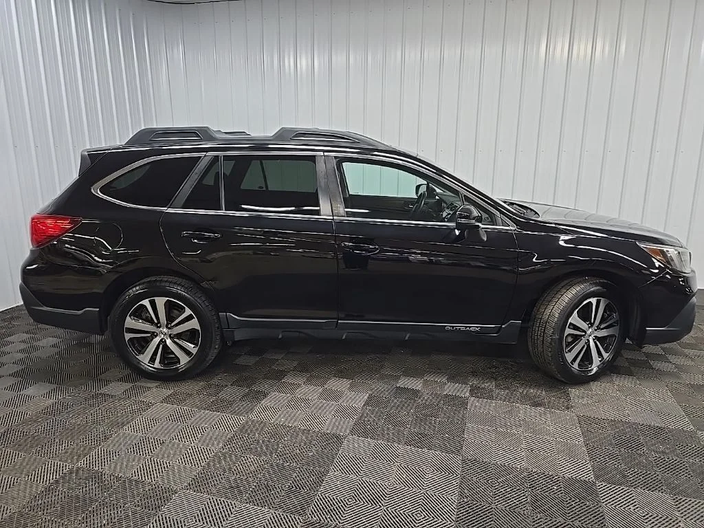 Used 2018 Black Subaru 2.5i image 2