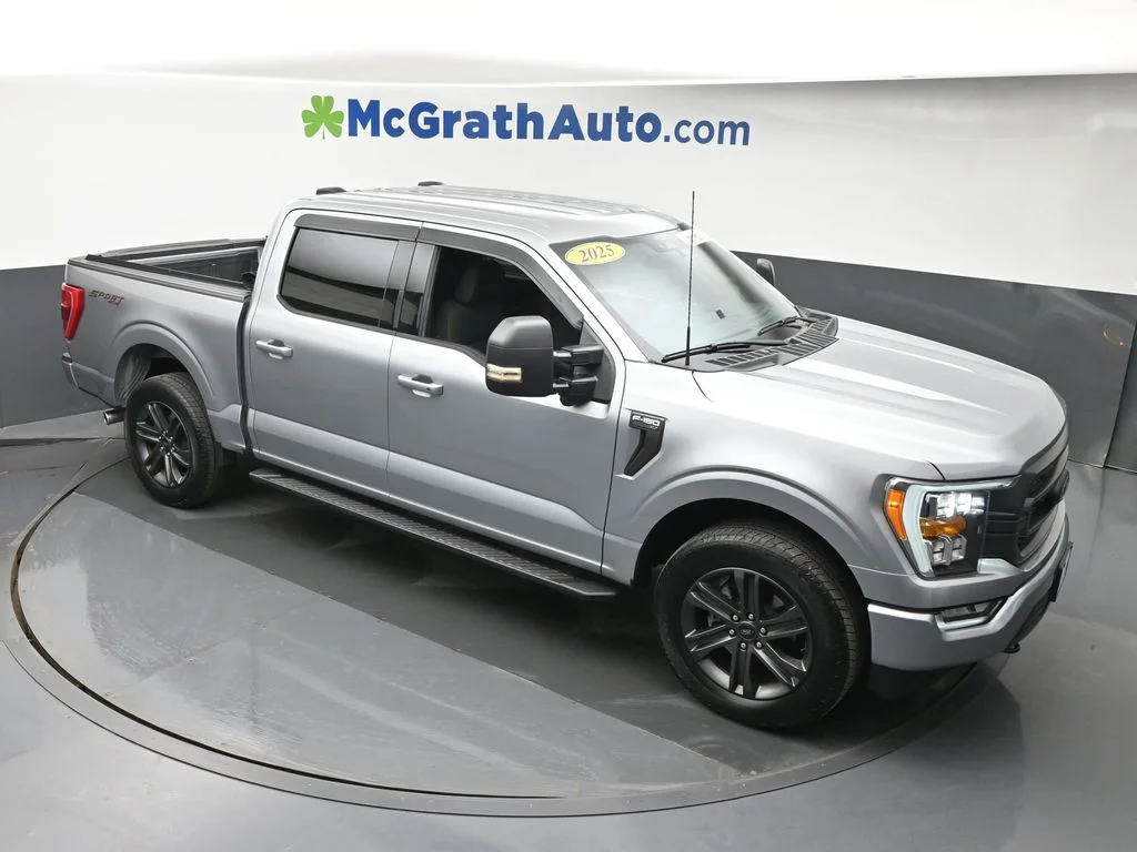 Used 2023 Silver Ford XLT image 3