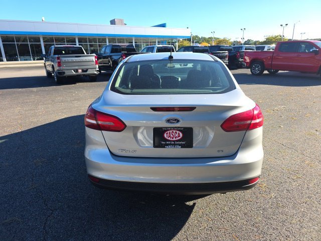 Used 2017 Silver Ford SE image 4