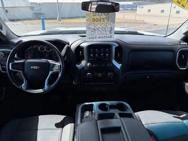 Used 2022 Summit White Chevrolet LT image 31