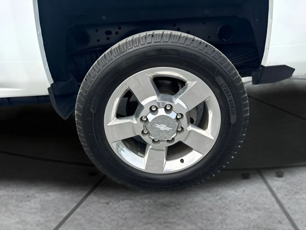 Used 2018 White Chevrolet LT image 21