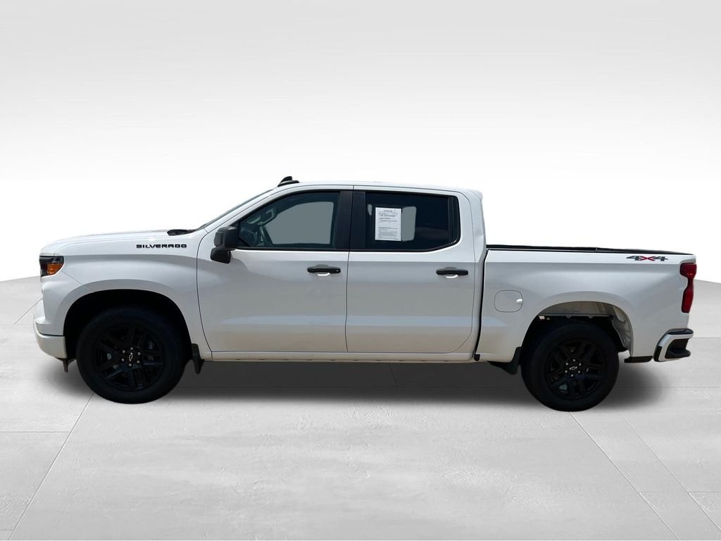 Used 2023 White Chevrolet Custom image 2