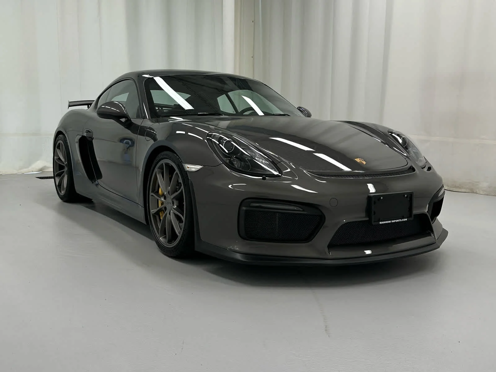 2016 Porsche Cayman GT4's photo