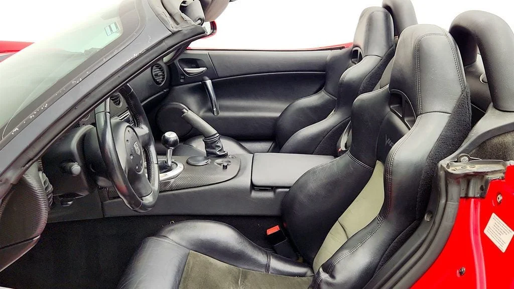 Used 2004 Viper Red Dodge 2dr Convertible SRT10 with Bluetooth Connectivity image 21