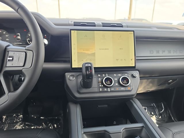 New 2026 Santorini Black Land Rover X-Dynamic SE image 15