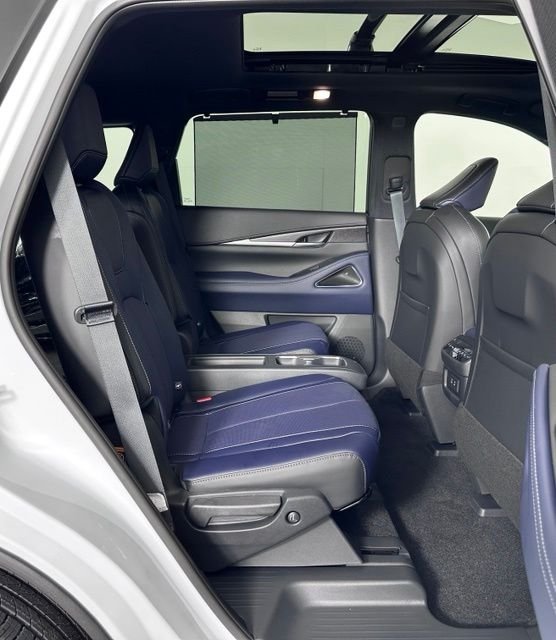 Certified Used 2026 White INFINITI SPORT image 24