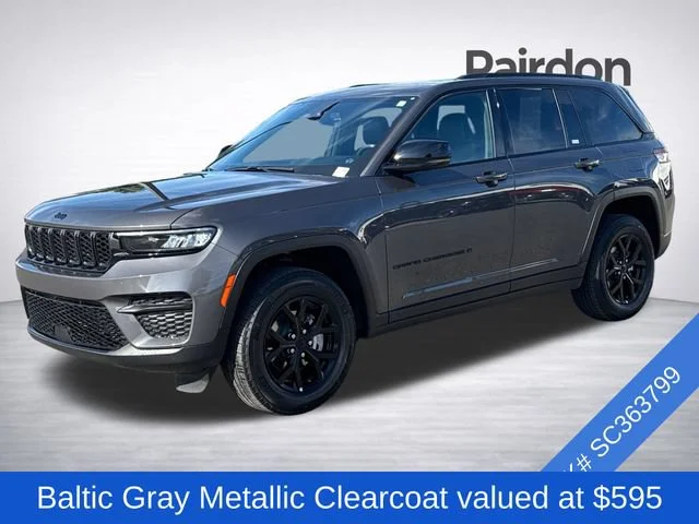 Used 2025 Baltic Gray Metallic Clearcoat Jeep Altitude image 3