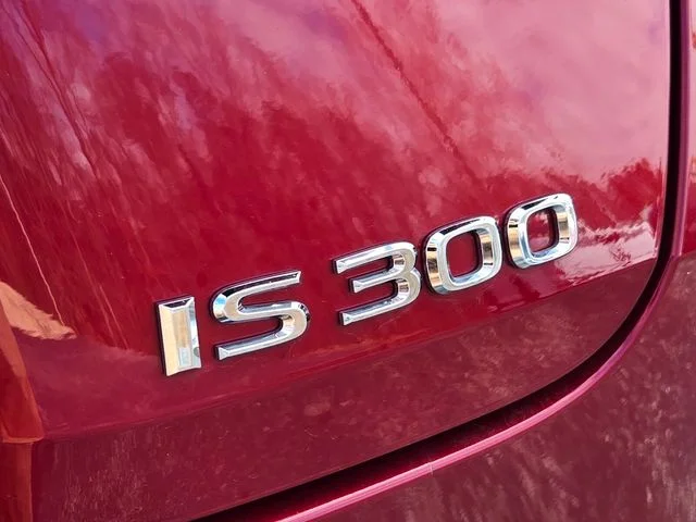2024 Lexus IS 300 - Photo 25