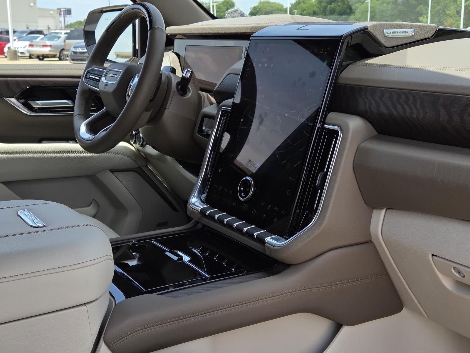 Used 2025 White Frost Tricoat GMC Denali image 43