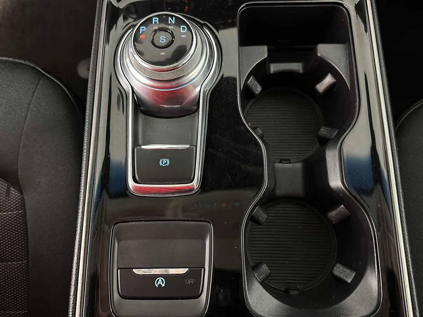 Used 2019 Ingot Silver Ford SE image 33