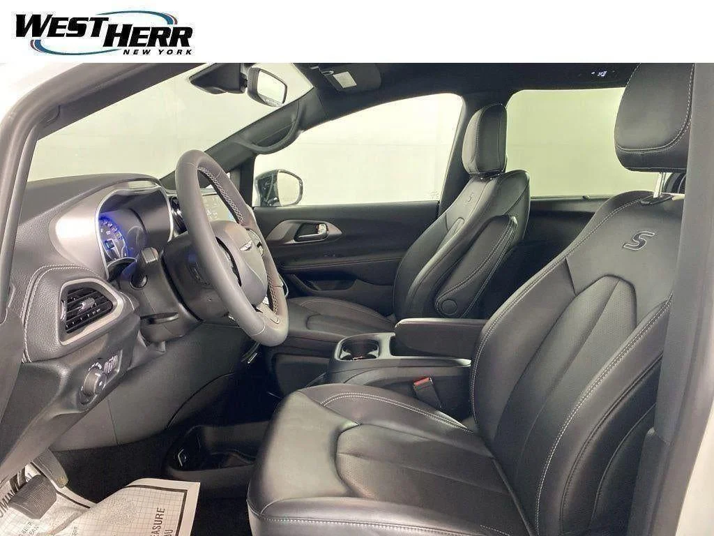 Used 2026 Bright White Clearcoat Chrysler Select image 36