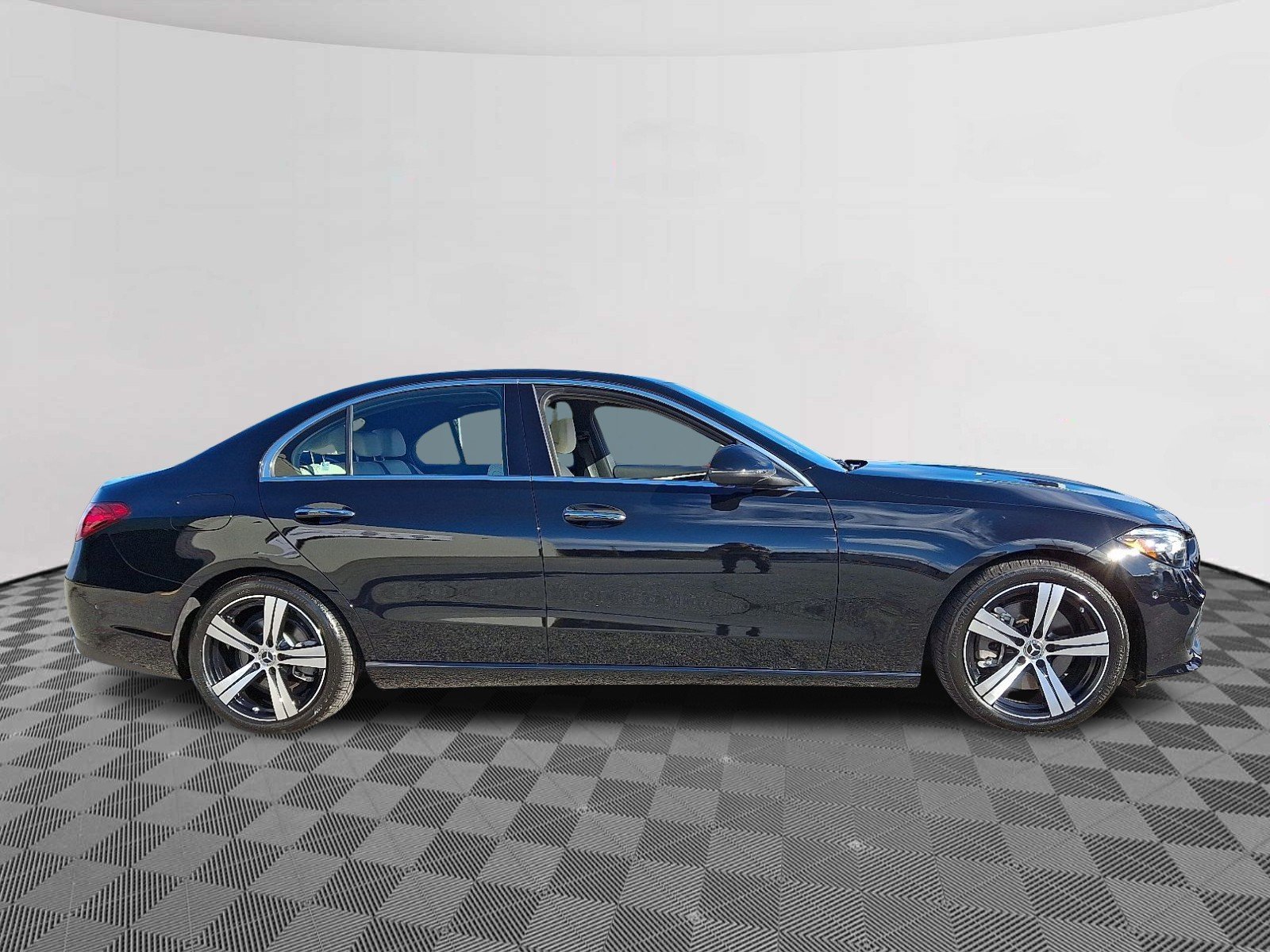 2025 Mercedes-Benz C-Class Sedan C 300 - Photo 7