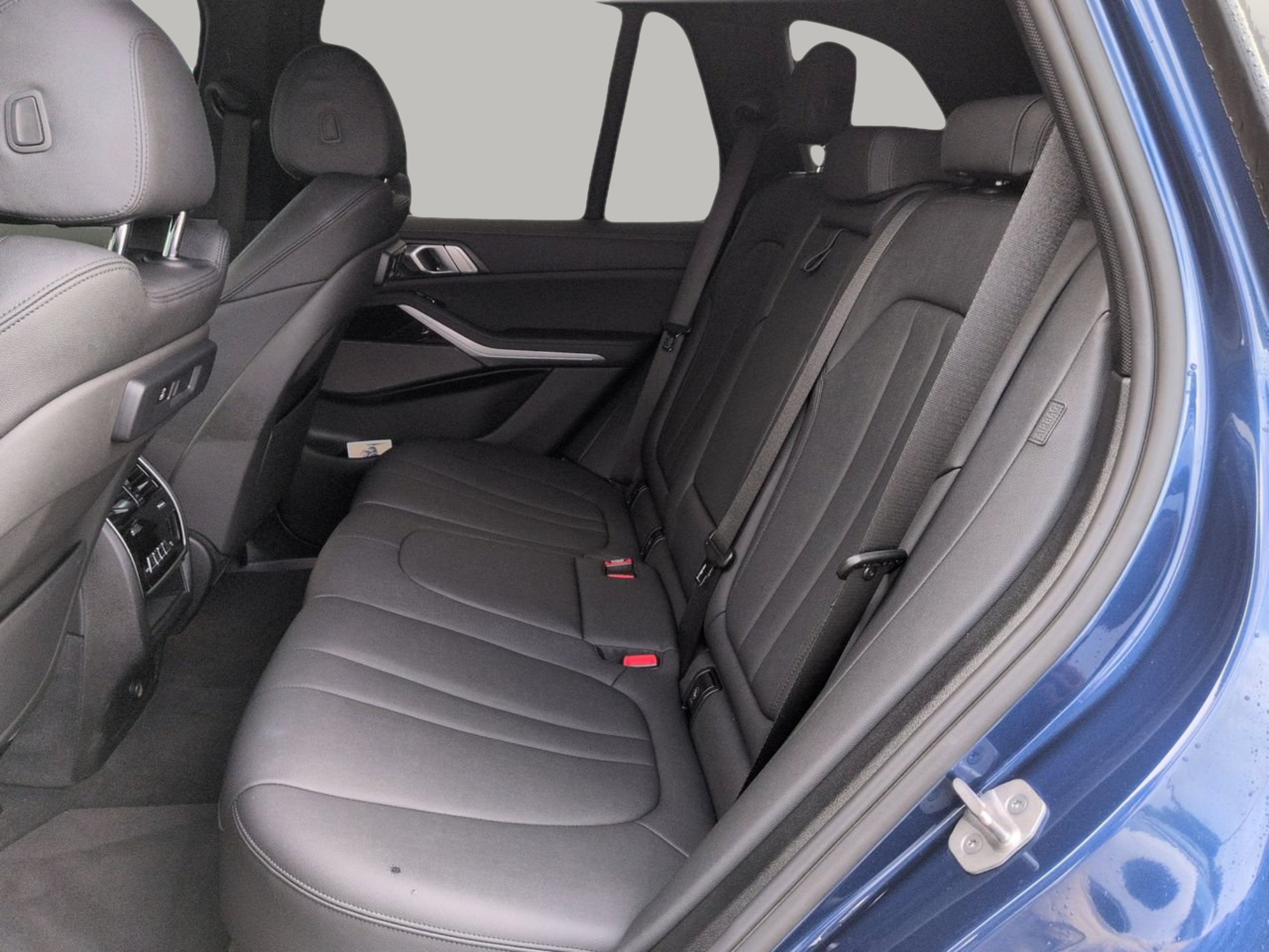 Used 2021 Phytonic Blue Metallic BMW sDrive40i image 12