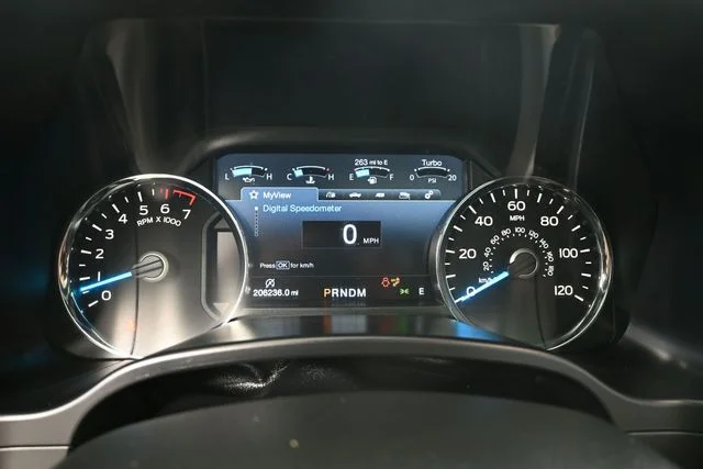 Used 2017 White Ford Platinum image 28