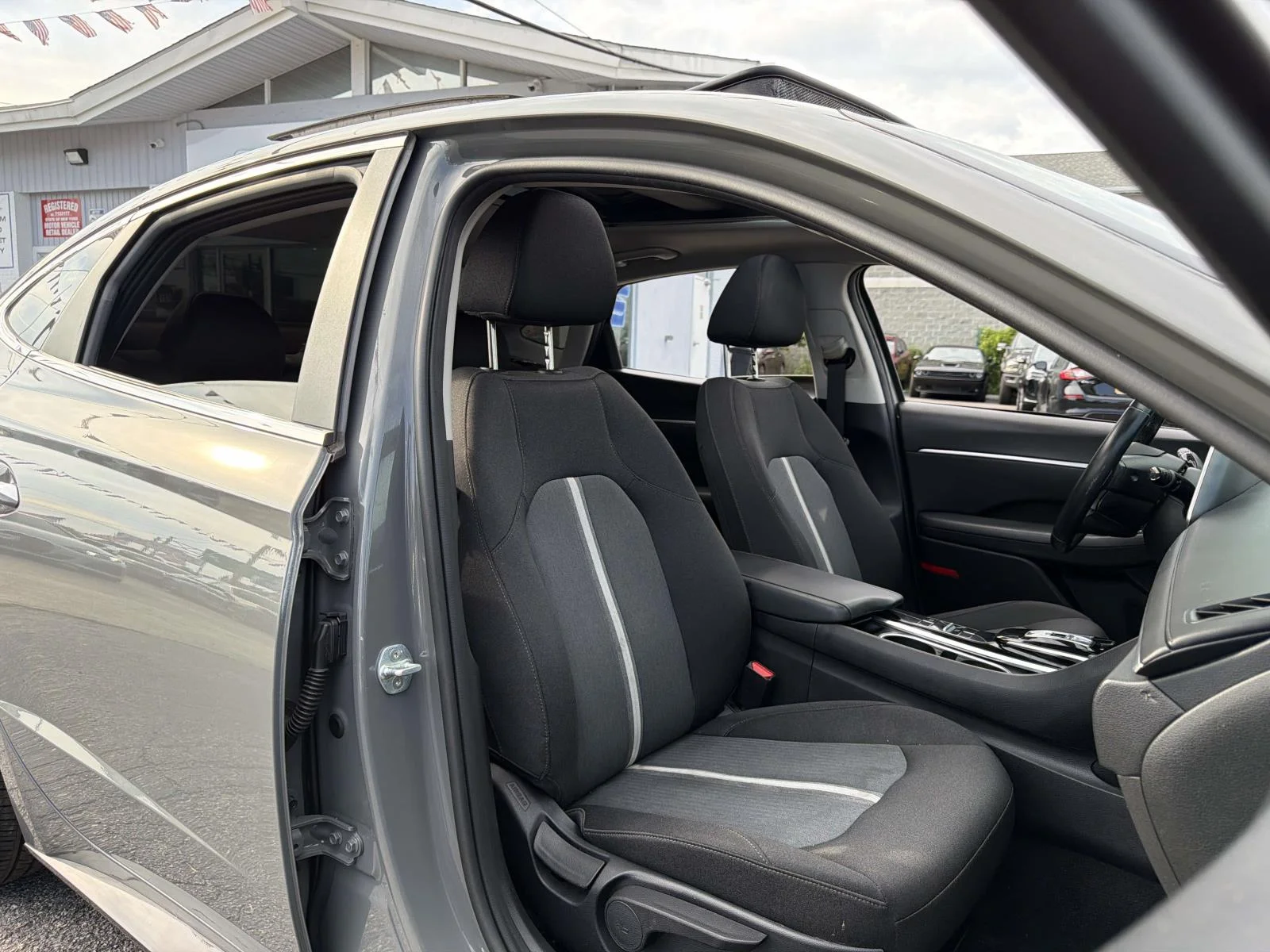 Used 2021 Gray Hyundai SEL image 13