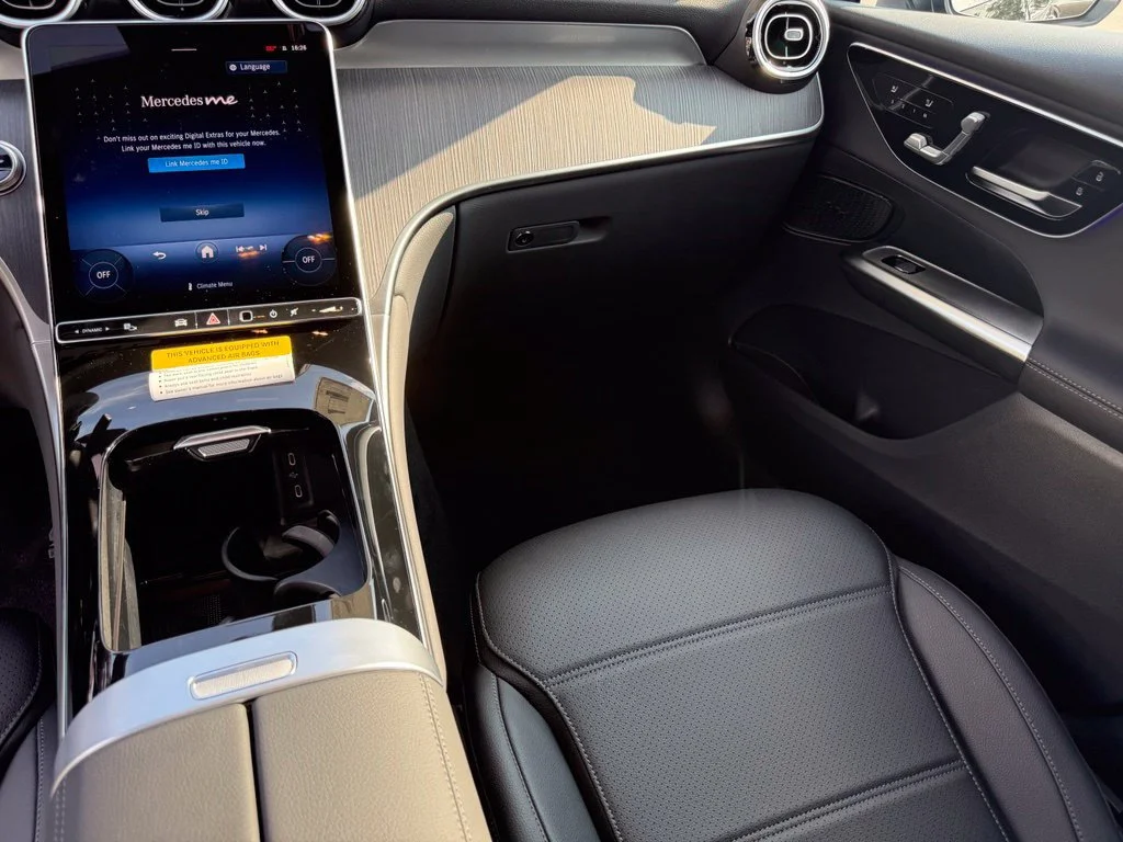 New 2027 Black Mercedes-Benz GLC 300 image 27