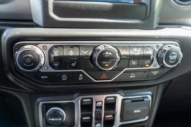 Used 2022 Beige Jeep Sport image 27