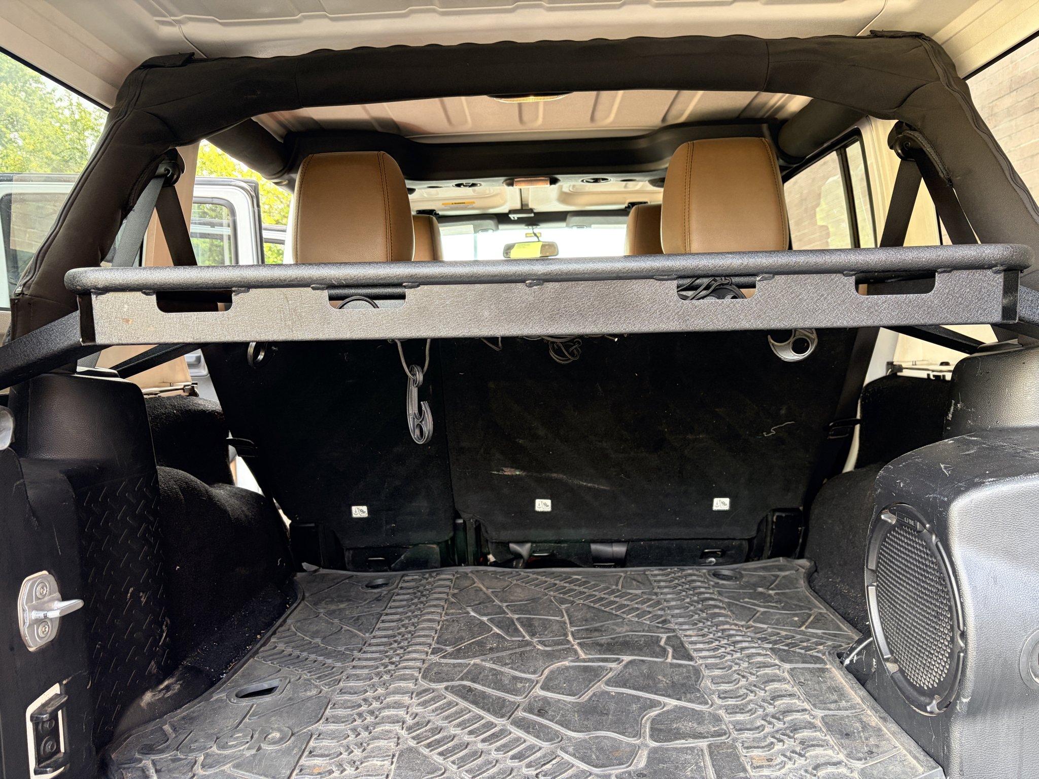 Used 2013 Bright White Clearcoat Jeep Sahara image 20