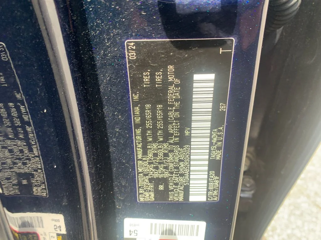 Used 2024  Toyota XLE image 33