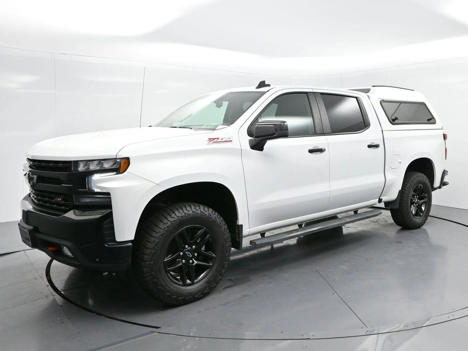 Used 2022 Summit White Chevrolet LT Trail Boss image 3