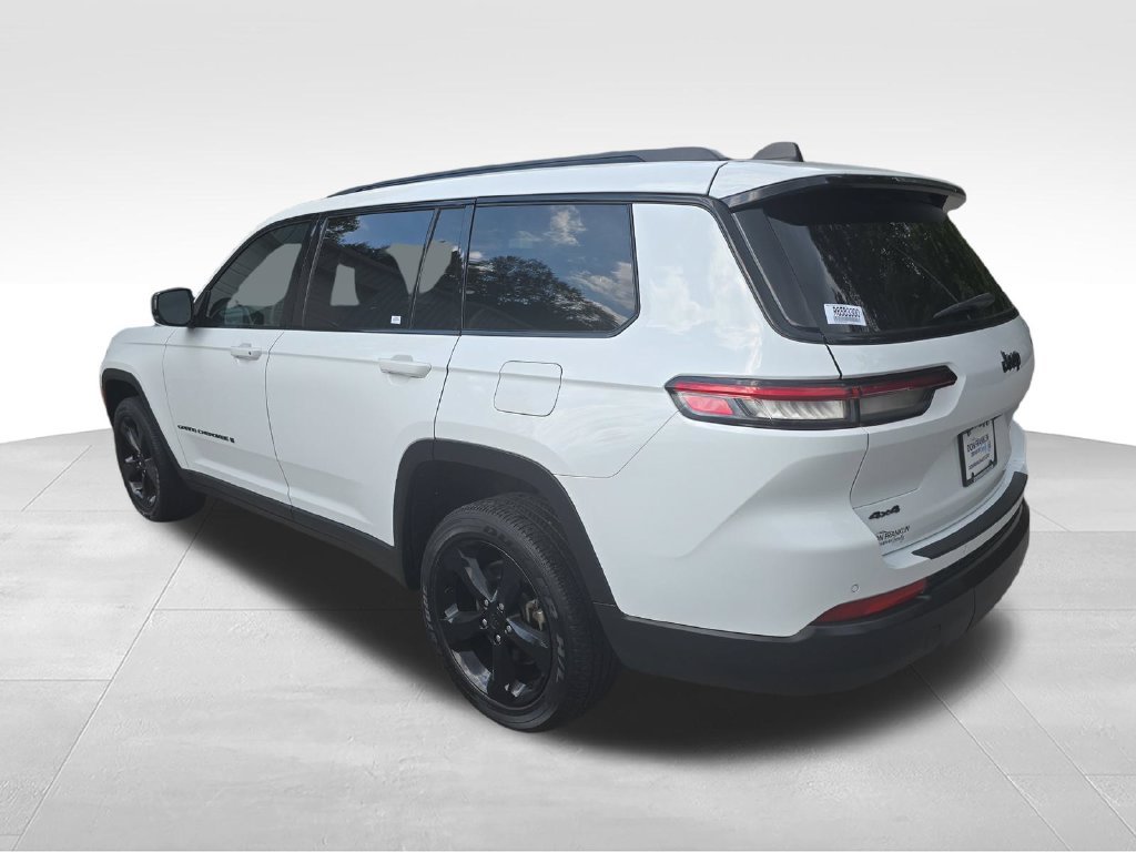 Used 2024 White Jeep Altitude X image 4