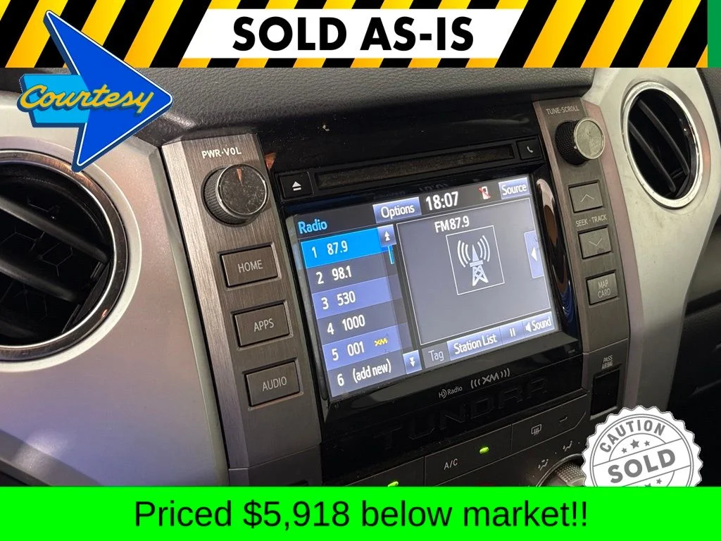 Used 2018 Blue Toyota SR5 image 25