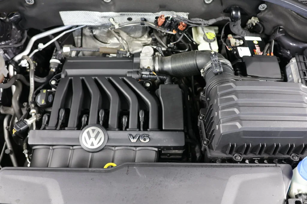 Used 2021 Deep Black Volkswagen 3.6L V6 SEL Premium R-Line image 24