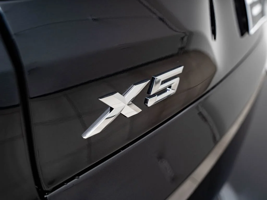 New 2026 Carbon Black Metallic BMW xDrive40i image 16