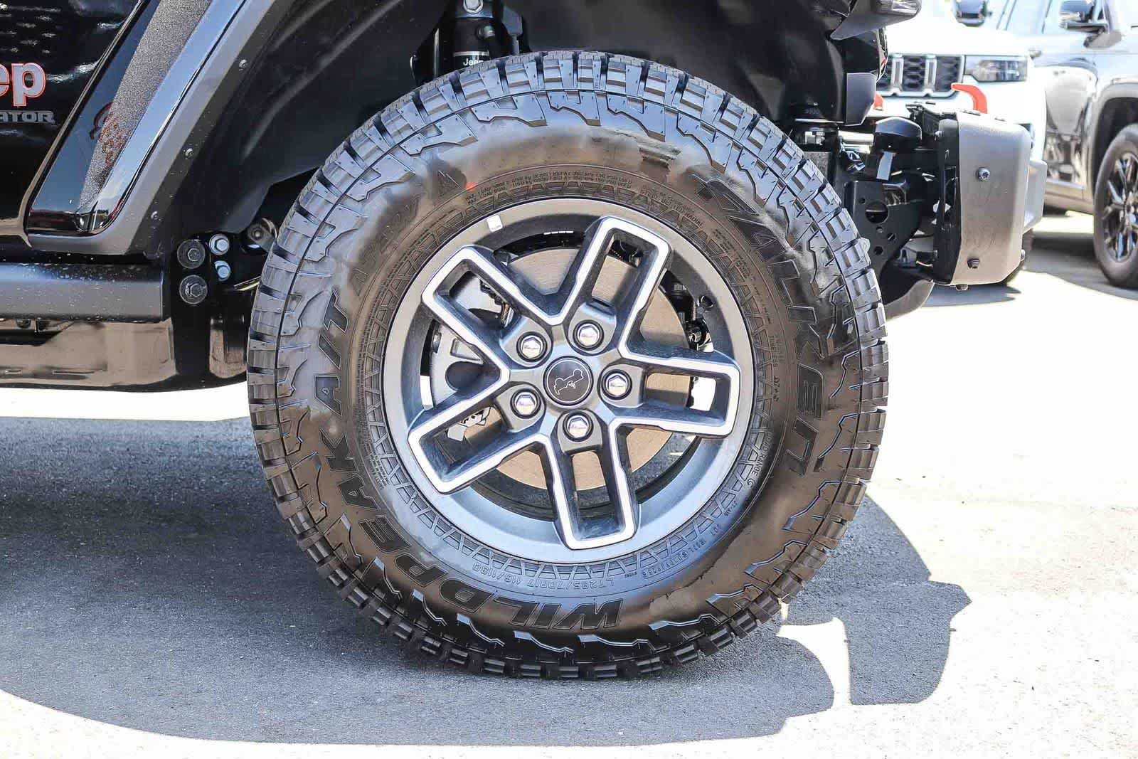 New 2026 Black Clear-Coat Exterior Paint Jeep Mojave X image 13