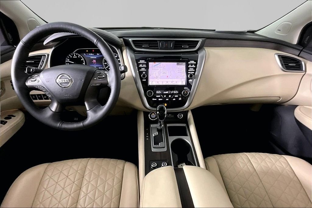 Used 2022 Red Nissan Platinum image 7