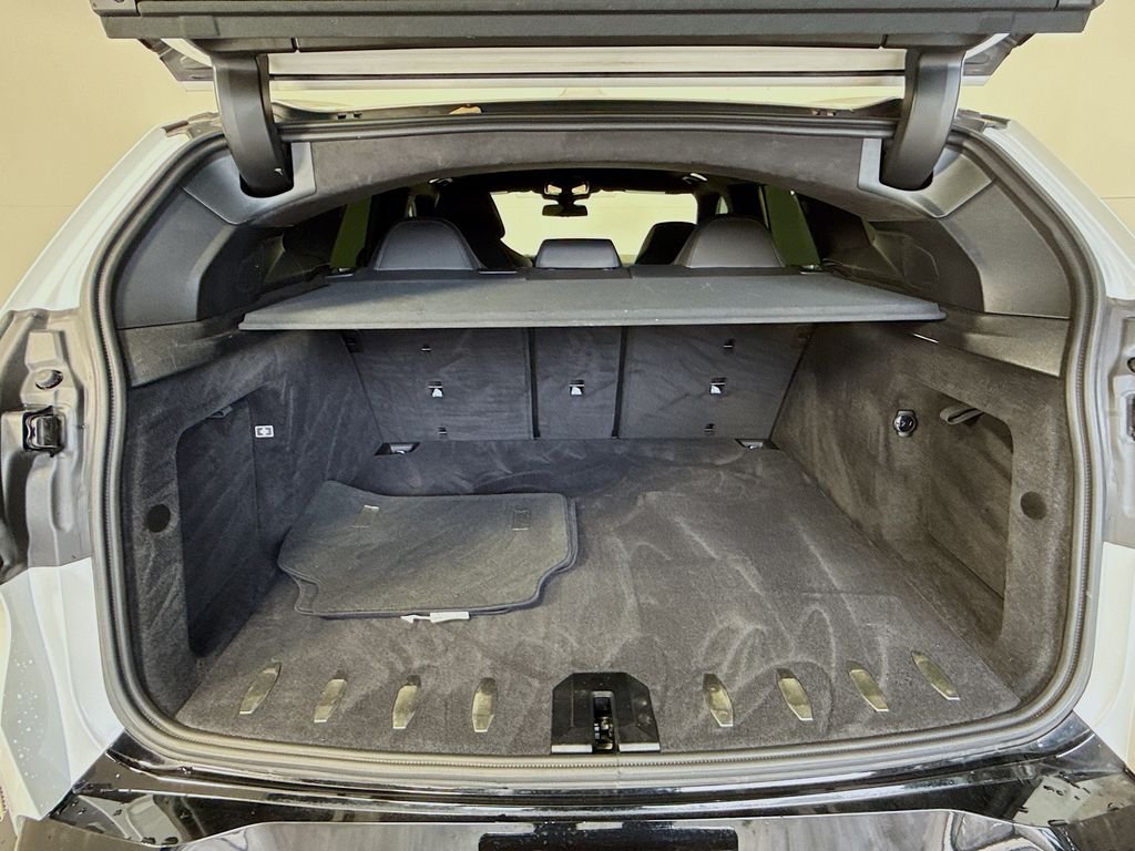 Used 2024 White BMW Base image 27