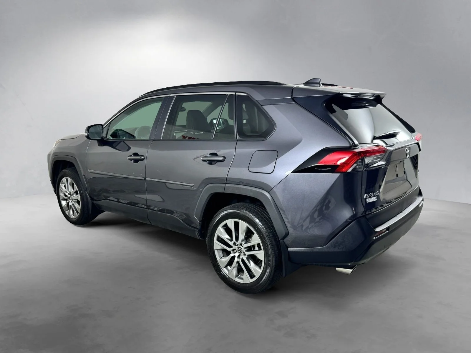 Used 2023 Gray Toyota XLE Premium image 16