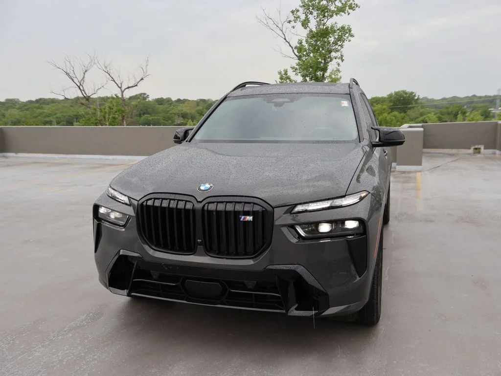2025 BMW X7 M60i's photo